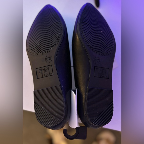 💚NWT - 6W - black pointed toe, faux leather dress flats  with memory foam soles - Picture 3 of 3